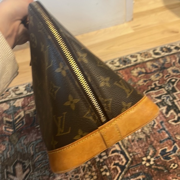 Authentic Louis Vuitton Alma Bag - Picture 7 of 11